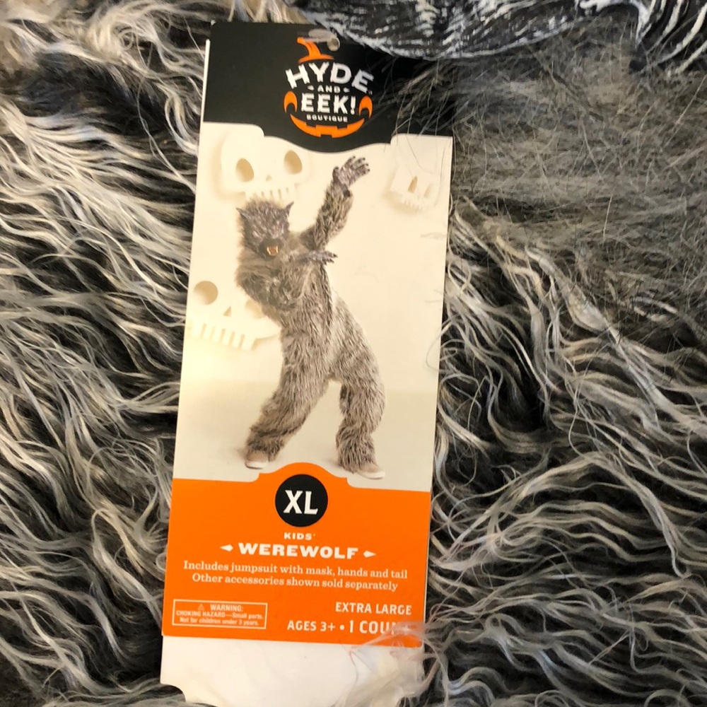 NWT Halloween werewolf costume - adult